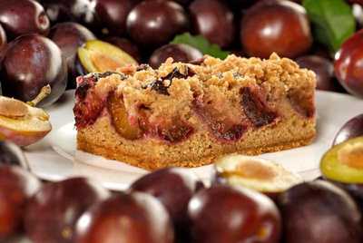 Produktfoto zu Pflaumenstreuselkuchen