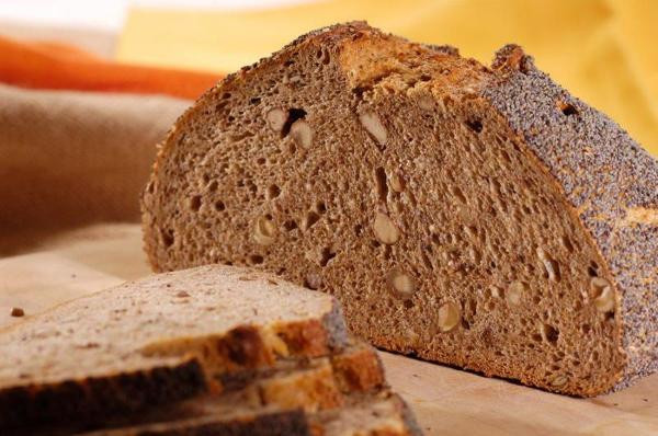 Produktfoto zu Haselnussbrot mit Mohn