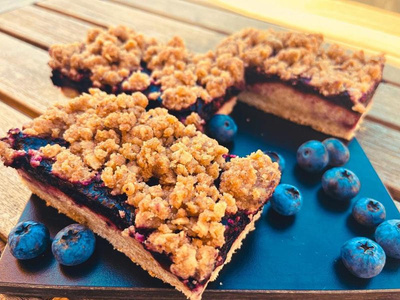 Produktfoto zu Blaubeer-Haferstreusel Kuchen